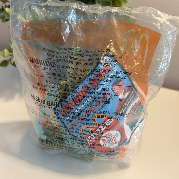 McDonald’s toy, Monsters vs Aliens, The Missing Link - Picture 6 of 8